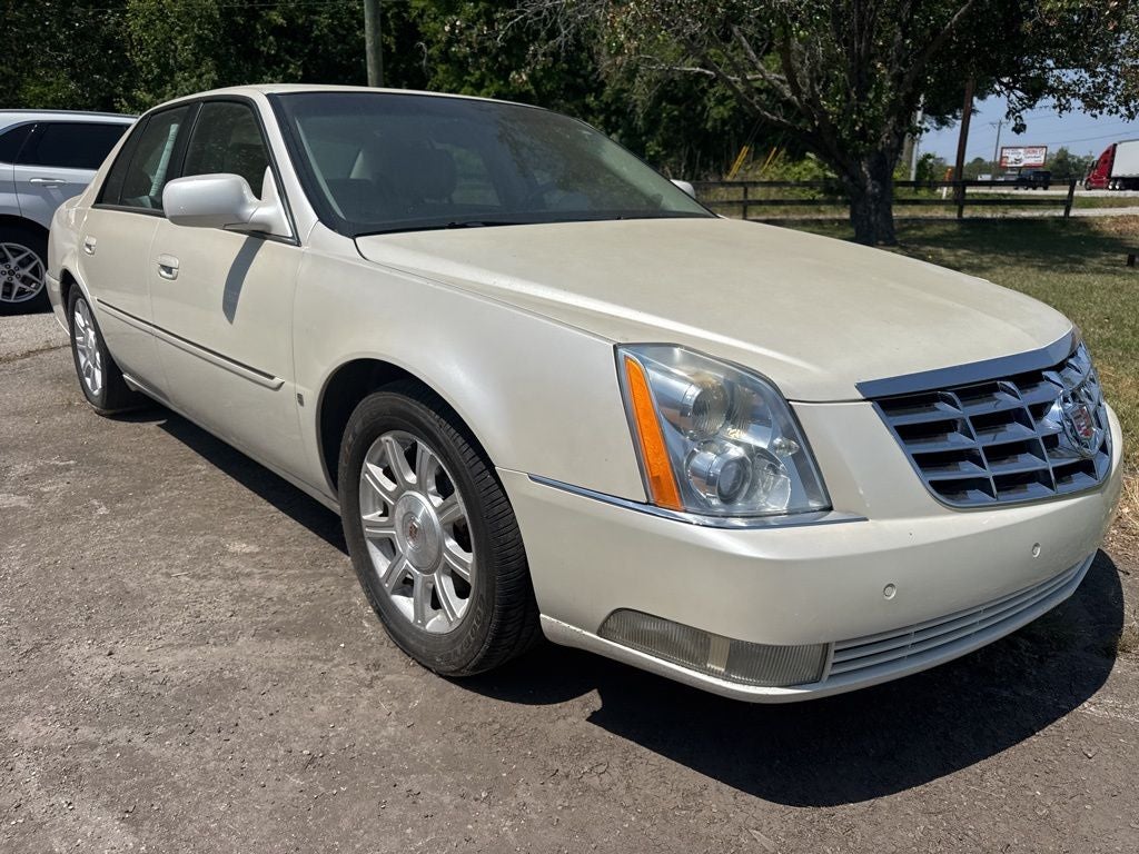 2008 Cadillac DTS Base in White Diamond Clearcoat — front three-quarter view