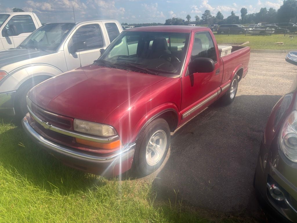 2000 Chevrolet S-10 LS in Dark Cherry Red Metallic — front three-quarter view