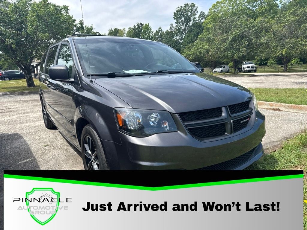 2017 Dodge Grand Caravan GT in Granite Crystal Metallic Clearcoat — front three-quarter view
